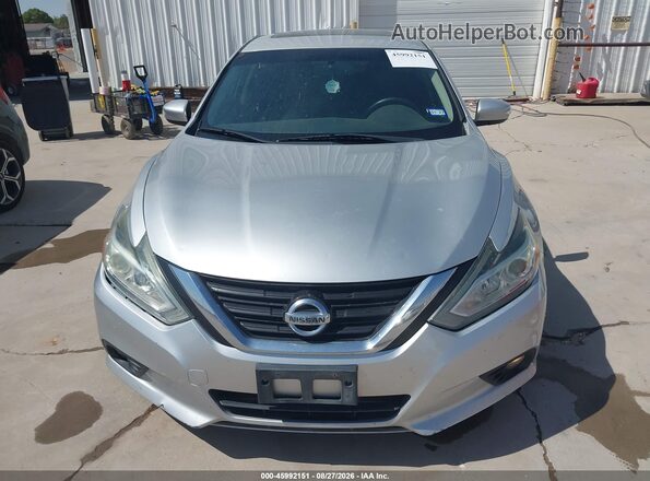 1N4AL3APXJC190047 2018 NISSAN ALTIMA Silver Widok z przodu