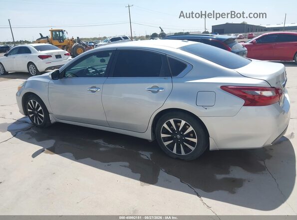 1N4AL3APXJC190047 2018 NISSAN ALTIMA Silver Widok wnętrza 360 stopni