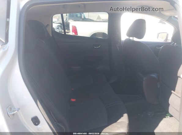 1N4AZ1CP1JC303982 2018 NISSAN LEAF Silver VIN კოდის სტიკერის ხედი