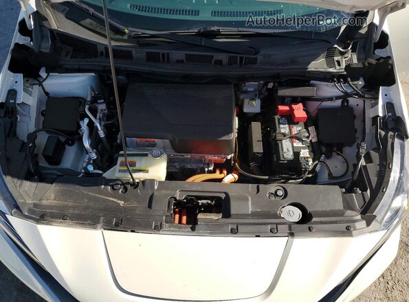 1N4AZ1CP9LC309449 2020 NISSAN LEAF White Widok wnętrza z tyłu