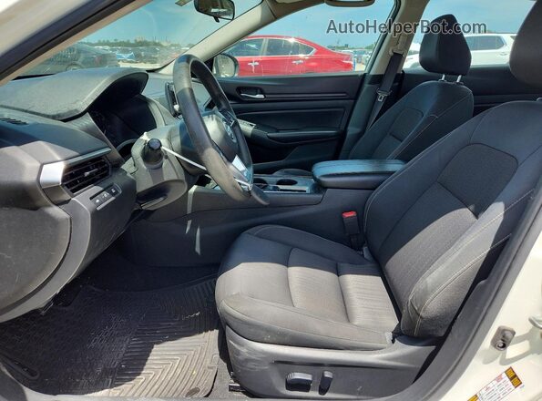 1N4BL4BV0MN313564 2021 NISSAN ALTIMA White Front interior view