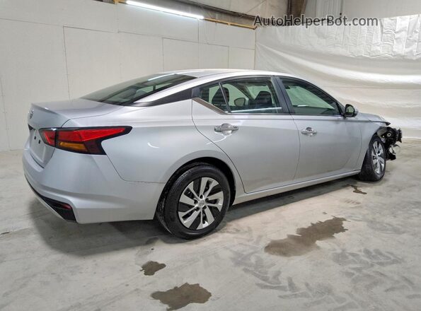 1N4BL4BV6NN393065 2022 NISSAN ALTIMA Silver Trasero derecho