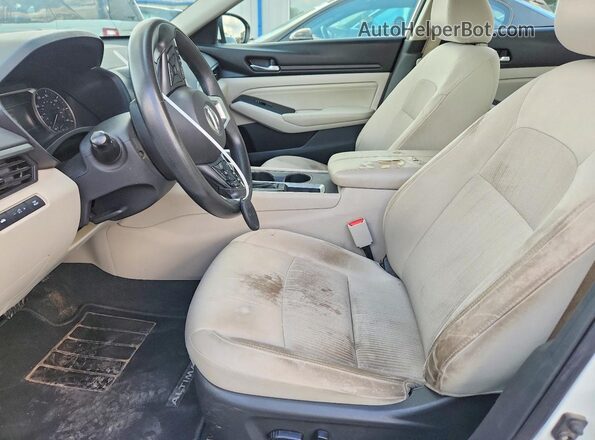 1N4BL4BV7KC135435 2019 NISSAN ALTIMA White Front interior view