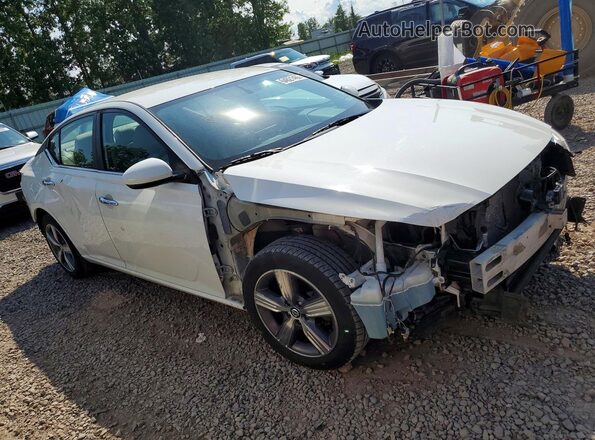 1N4BL4BV7KC135435 2019 NISSAN ALTIMA White Front right