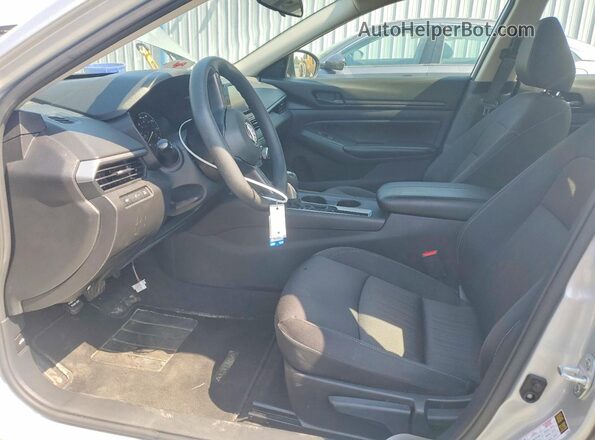 1N4BL4BV9RN374886 2024 NISSAN ALTIMA Silver Вид салону спереду