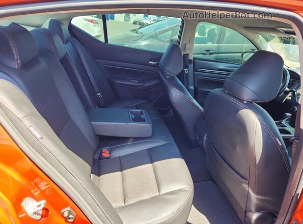 1N4BL4CV2NN341432 2022 NISSAN ALTIMA Оранжевый Вид задних сидений