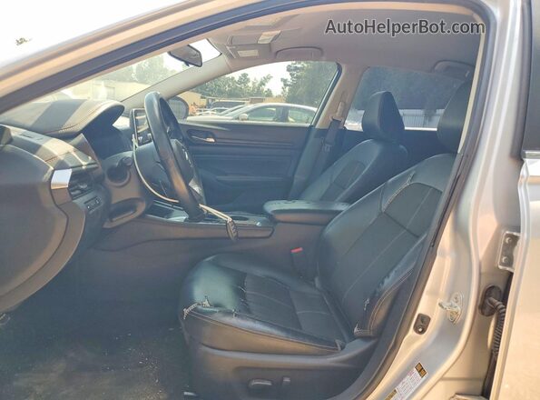 1N4BL4CV3LC130183 2020 NISSAN ALTIMA Серебряный Вид панели приборов