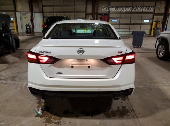 1N4BL4CV4RN419618 2024 NISSAN ALTIMA White Vista trasera