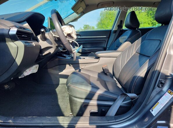 1N4BL4CV5RN422950 2024 NISSAN ALTIMA Серый Вид салона спереди