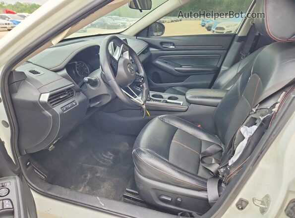 1N4BL4CV9KC244980 2019 NISSAN ALTIMA White Вид салону спереду