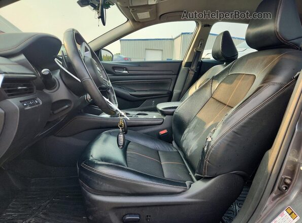 1N4BL4CW8MN421325 2021 NISSAN ALTIMA Charcoal Vista interior delantera