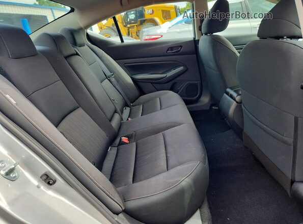 1N4BL4DV2RN302926 2024 NISSAN ALTIMA Silver Rear seats view