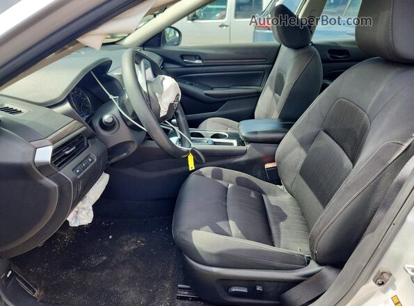 1N4BL4DV2RN302926 2024 NISSAN ALTIMA Silver Front interior view
