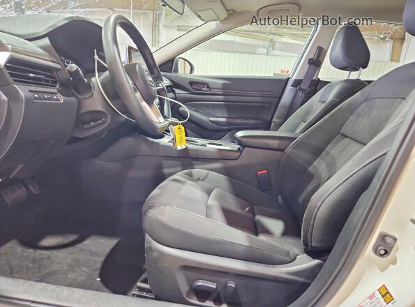 1N4BL4DV2TN313397 2026 NISSAN ALTIMA White წინა სალონის ხედი