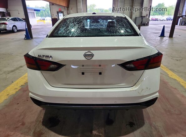 1N4BL4DV2TN313397 2026 NISSAN ALTIMA White უკანა ხედი