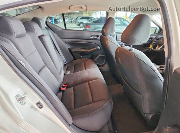 1N4BL4DV3NN334245 2022 NISSAN ALTIMA White Widok tylnych siedzeń