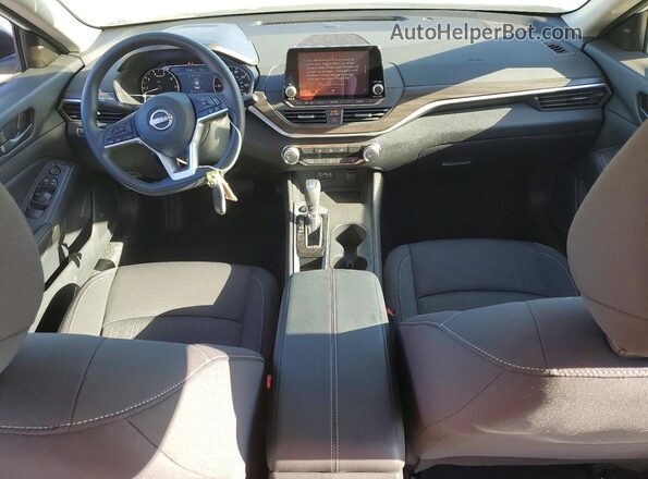 1N4BL4DV7TN304775 2026 NISSAN ALTIMA Белый Вид панели приборов