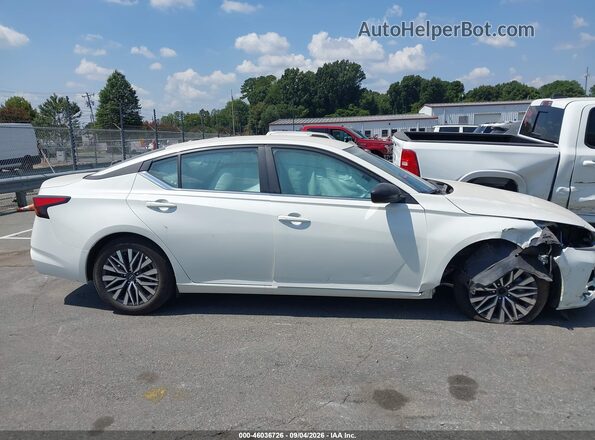 1N4BL4DV8TN330883 2026 NISSAN ALTIMA White Vista interior trasera