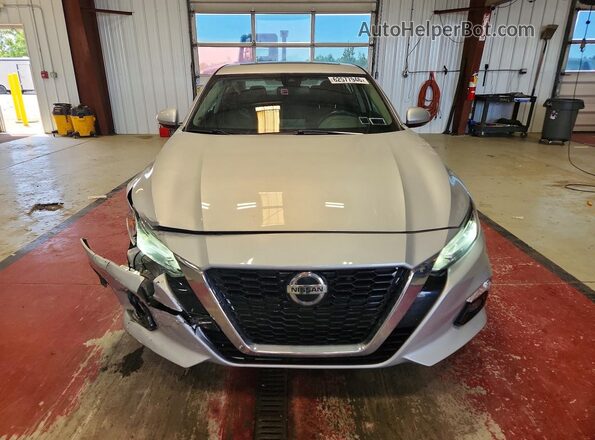 1N4BL4DW5KC153194 2019 NISSAN ALTIMA Silver Widok z przodu