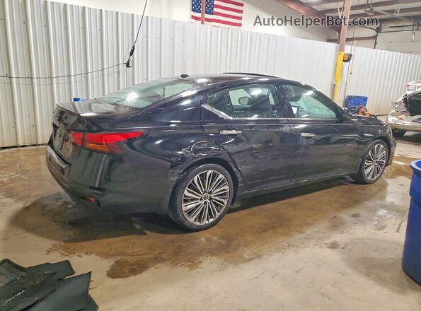 1N4BL4EV7PN409837 2023 NISSAN ALTIMA Черный Задняя правая четверть