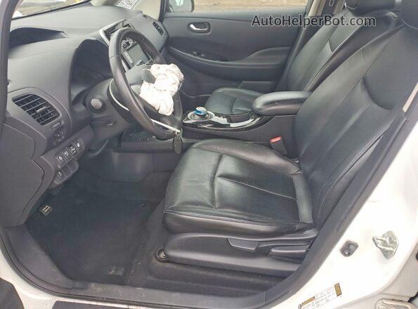 1N4BZ0CP0HC311998 2017 NISSAN LEAF White Вид салону спереду