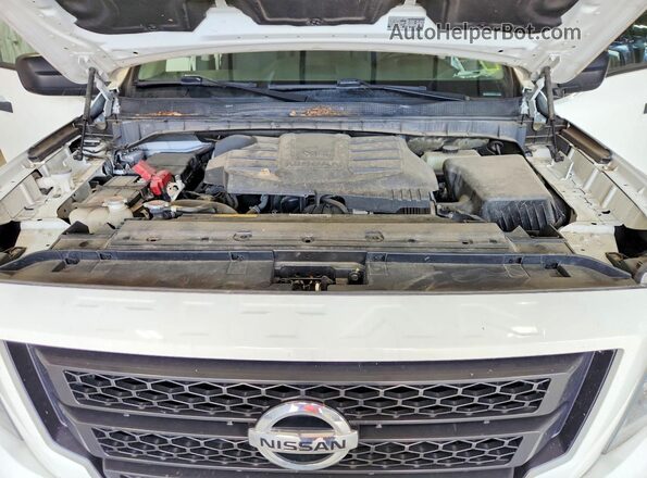 1N6AA1EC0NN104635 2022 NISSAN TITAN White Widok wnętrza z tyłu