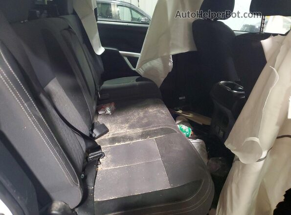 1N6AA1ED7MN532998 2021 NISSAN TITAN White Rear seats view