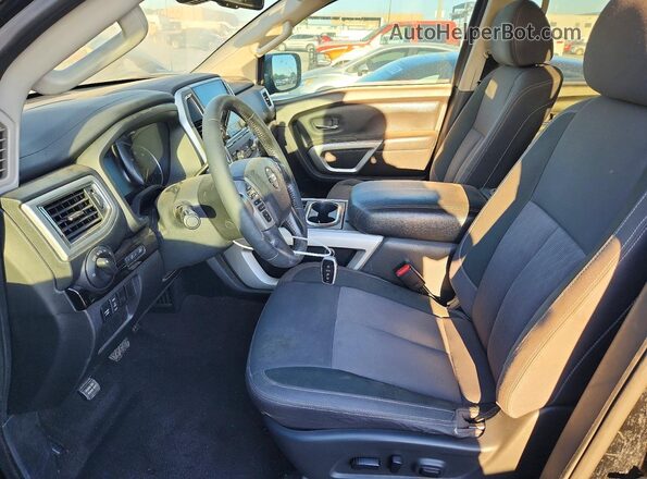 1N6AA1EF6MN516468 2021 NISSAN TITAN Black Вид салону спереду