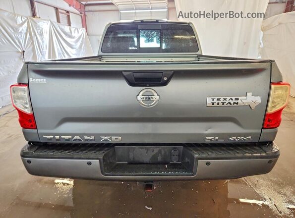 1N6BA1F43HN552304 2017 NISSAN TITAN Gray Вид ззаду