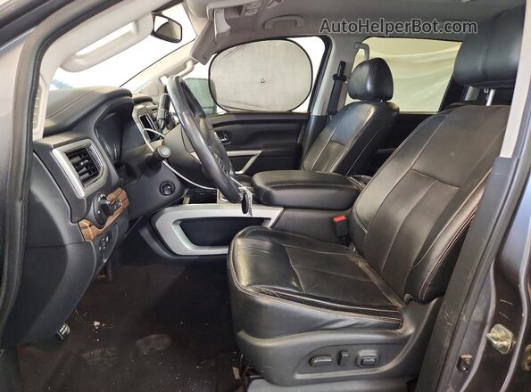 1N6BA1F43HN552304 2017 NISSAN TITAN Gray Вид салону спереду