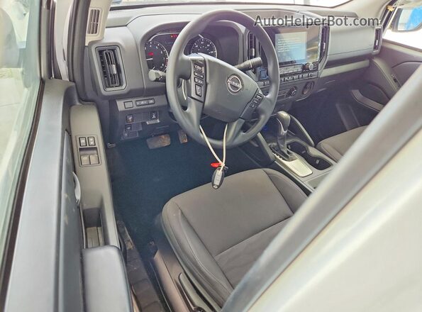 1N6ED1CL1SN630862 2025 NISSAN FRONTIER White Vista del salpicadero