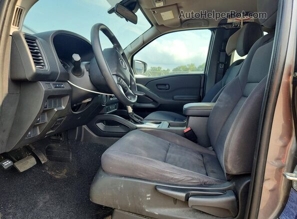 1N6ED1CLXRN616677 2024 NISSAN FRONTIER Gray Widok wnętrza z przodu