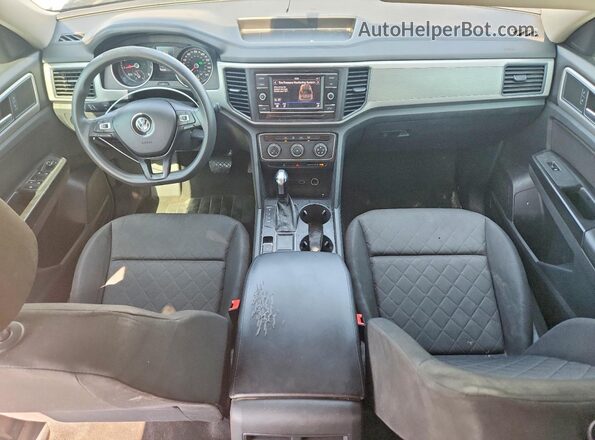 1V2AP2CA6JC592728 2018 VOLKSWAGEN ATLAS Silver Dashboard view