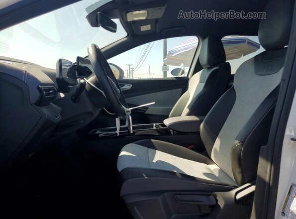 1V2CMPE8XPC023205 2023 VOLKSWAGEN ID.4 Белый Вид салона спереди