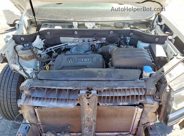 1V2CP2CAXJC592790 2018 VOLKSWAGEN ATLAS White Widok komory silnika