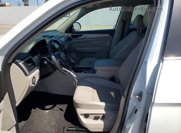 1V2CP2CAXJC592790 2018 VOLKSWAGEN ATLAS White Widok wnętrza z przodu