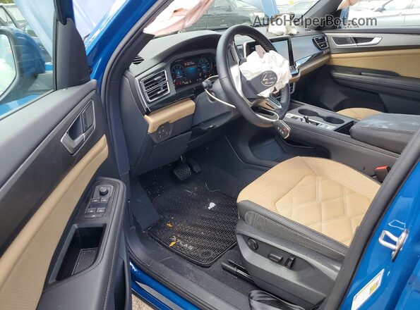 1V2DE2CA8SC216746 2025 VOLKSWAGEN ATLAS Blue Dashboard view