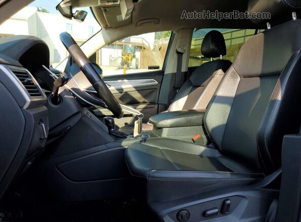 1V2DR2CAXJC508417 2018 VOLKSWAGEN ATLAS Gray Widok wnętrza z przodu