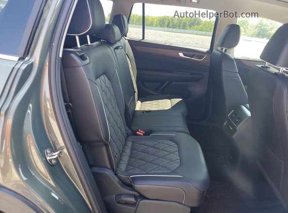 1V2FN2CA1TC525582 2026 VOLKSWAGEN ATLAS Green Rear interior view