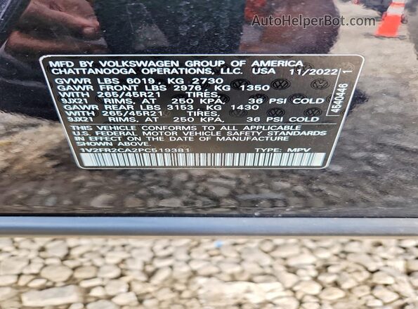 1V2FR2CA2PC519381 2023 VOLKSWAGEN ATLAS Black VIN կոդի պիտակի տեսք
