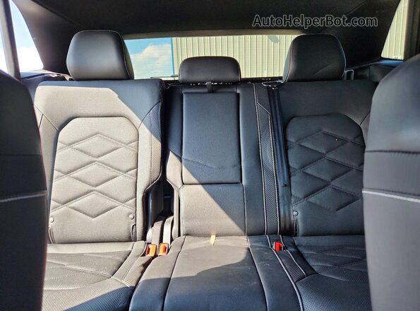 1V2HE2CA5SC219833 2025 VOLKSWAGEN ATLAS Black Rear seats view