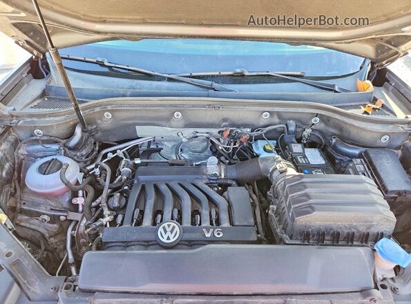 1V2HR2CA0JC512607 2018 VOLKSWAGEN ATLAS Gray ძრავის განყოფილების ხედი