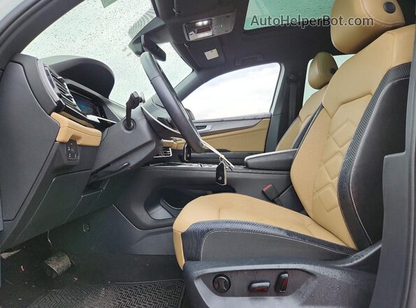 1V2KE2CA7RC259668 2024 VOLKSWAGEN ATLAS Белый Вид салона спереди