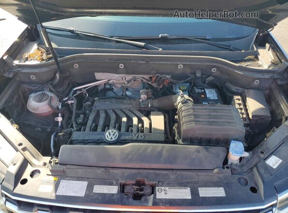 1V2KR2CA3JC505740 2018 VOLKSWAGEN ATLAS Black ძრავის განყოფილების ხედი