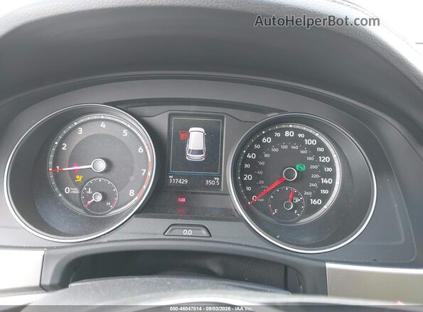 1V2KR2CA7JC575869 2018 VOLKSWAGEN ATLAS Silver Widok tylnych siedzeń