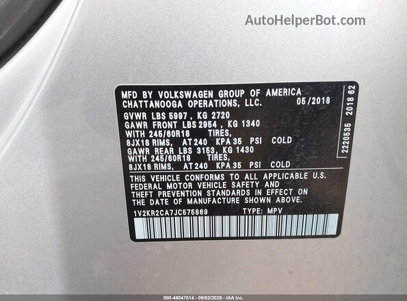 1V2KR2CA7JC575869 2018 VOLKSWAGEN ATLAS Silver Widok komory silnika