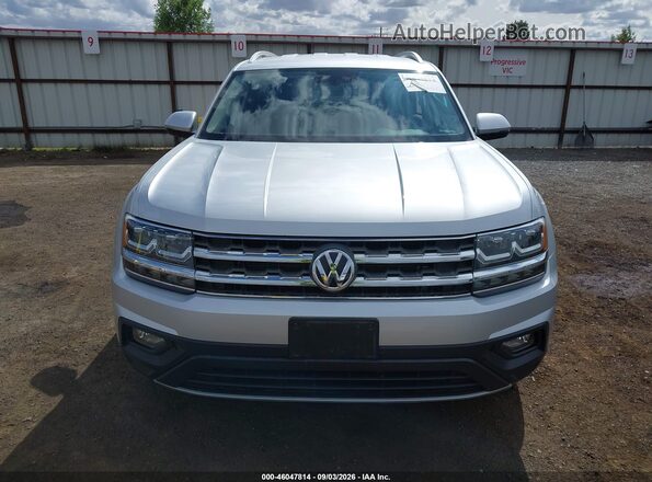 1V2KR2CA7JC575869 2018 VOLKSWAGEN ATLAS Silver Widok wnętrza z tyłu
