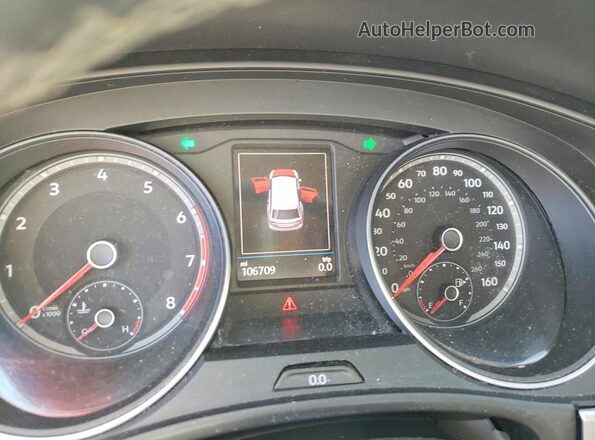 1V2LR2CA1JC548767 2018 VOLKSWAGEN ATLAS Red Vista del cuadro de instrumentos