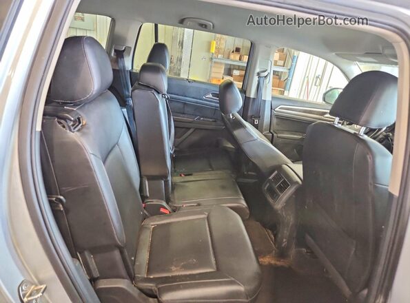 1V2LR2CA2JC573340 2018 VOLKSWAGEN ATLAS Серебряный Вид задней части салона