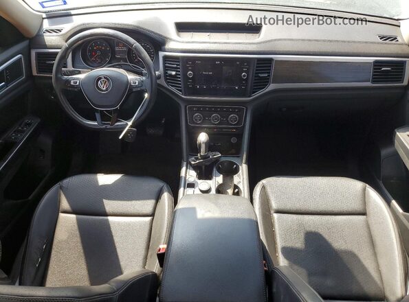 1V2LR2CA7JC582583 2018 VOLKSWAGEN ATLAS Gray Widok deski rozdzielczej